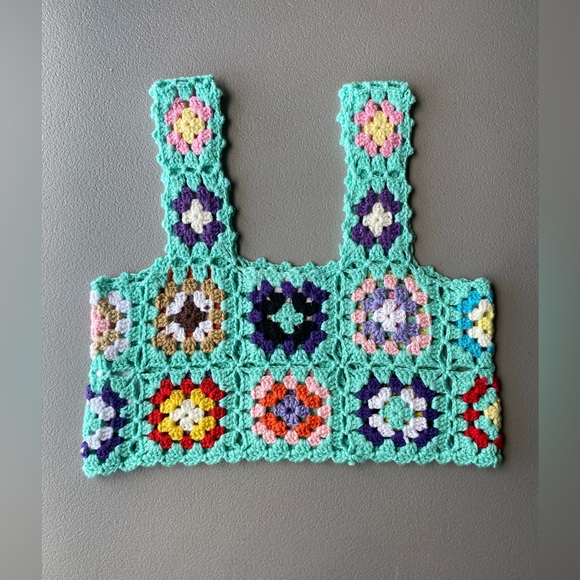 Love + Harmony Crochet Crop Tank - Picture 4 of 8